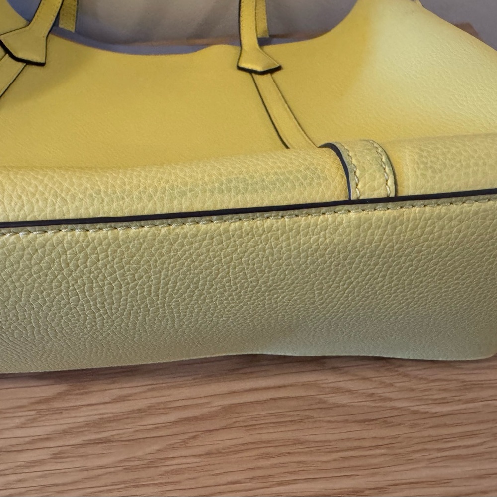 Authentic Tory Burch Triple Compartment Perry - Picture 6 of 14